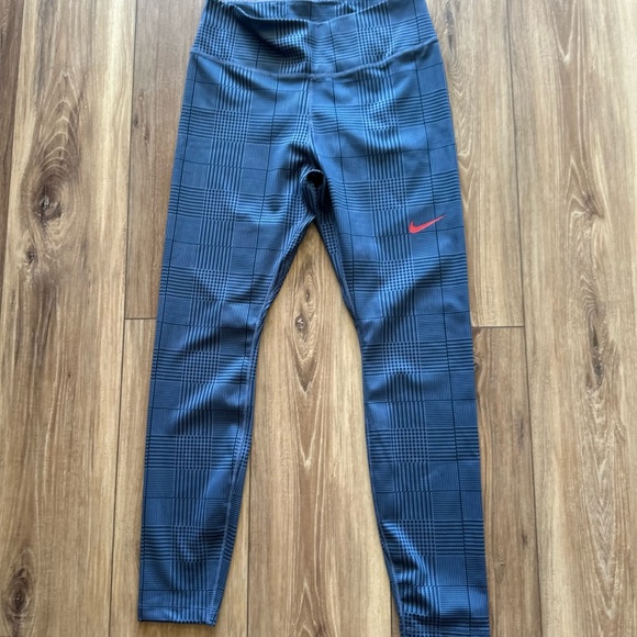 Nike women’s dri fit 7/8 printed campus tight legging size medium - Picture 4 of 6